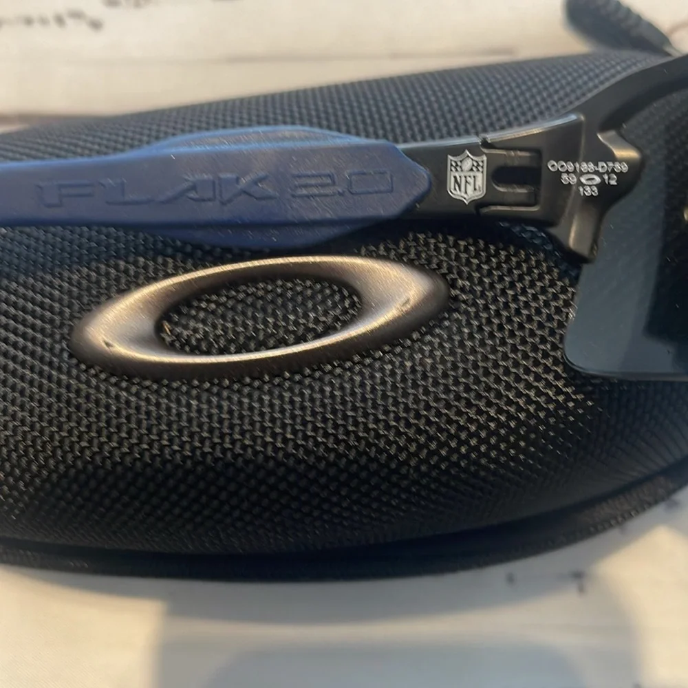 Oakley NFL NE patriots Flak 2.0 Prizm case Accessories Preowned